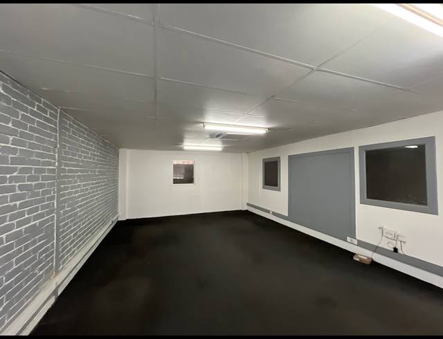 301M² WAREHOUSE FOR SALE IN ISANDO